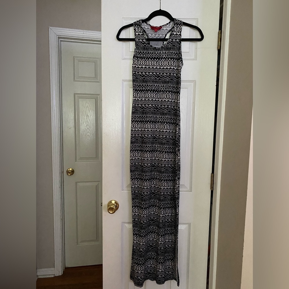 White & Black design bodycon dress
